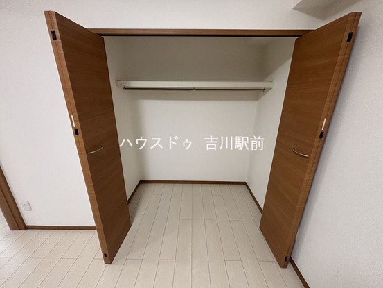 apartment 埼玉県吉川市木売１丁目9-4 クレオメデス101