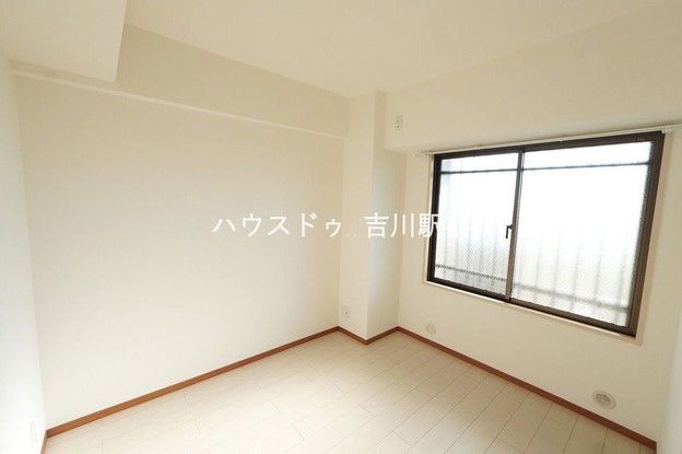 apartment 埼玉県吉川市木売１丁目9-4 クレオメデス101