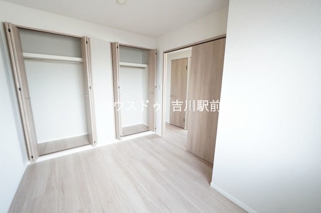 apartment 埼玉県吉川市木売１丁目9-4 クレオメデス101
