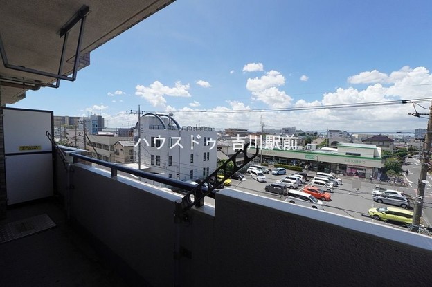 apartment 埼玉県吉川市木売１丁目9-4 クレオメデス101