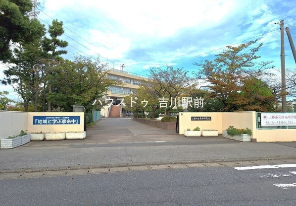 apartment 埼玉県吉川市木売１丁目9-4 クレオメデス101