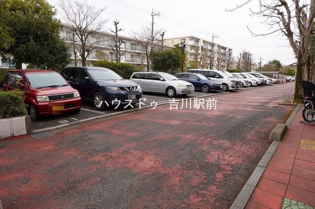 apartment 埼玉県吉川市木売１丁目9-4 クレオメデス101