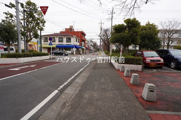 apartment 埼玉県吉川市木売１丁目9-4 クレオメデス101