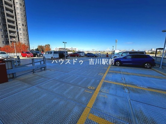 apartment 埼玉県吉川市木売１丁目9-4 クレオメデス101