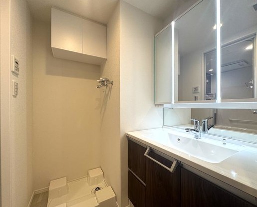 apartment 神奈川県横浜市神奈川区鶴屋町３丁目３２番地１３