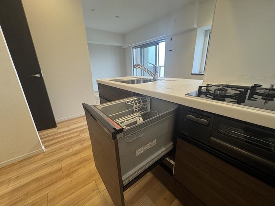 apartment 神奈川県横浜市神奈川区鶴屋町３丁目３２番地１３