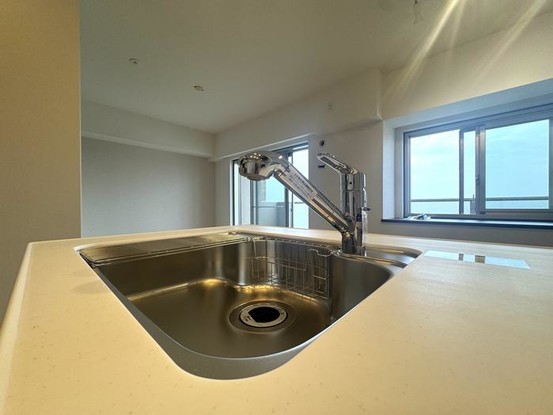 apartment 神奈川県横浜市神奈川区鶴屋町３丁目３２番地１３