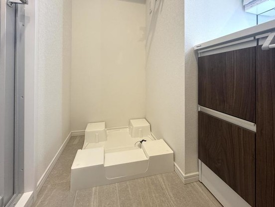 apartment 神奈川県横浜市神奈川区鶴屋町３丁目３２番地１３