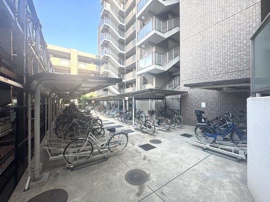 apartment 神奈川県横浜市神奈川区鶴屋町３丁目３２番地１３