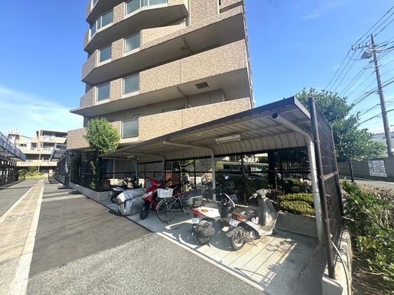 apartment 神奈川県横浜市神奈川区鶴屋町３丁目３２番地１３