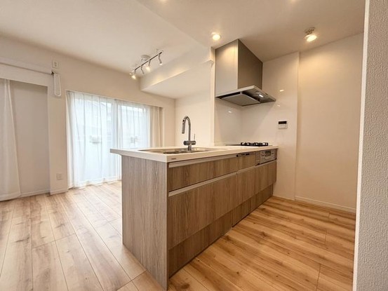 apartment 神奈川県横浜市神奈川区鶴屋町３丁目３２番地１３