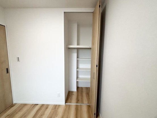 apartment 神奈川県横浜市神奈川区鶴屋町３丁目３２番地１３