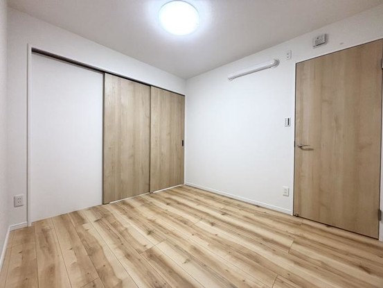 apartment 神奈川県横浜市神奈川区鶴屋町３丁目３２番地１３