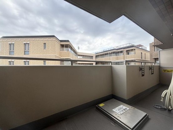 apartment 神奈川県横浜市神奈川区鶴屋町３丁目３２番地１３
