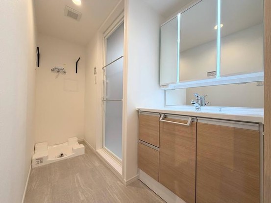 apartment 神奈川県横浜市神奈川区鶴屋町３丁目３２番地１３