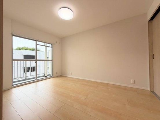 apartment 神奈川県横浜市神奈川区鶴屋町３丁目３２番地１３