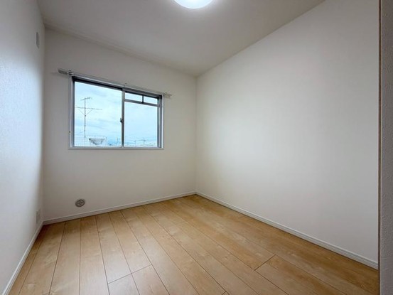 apartment 神奈川県横浜市神奈川区鶴屋町３丁目３２番地１３