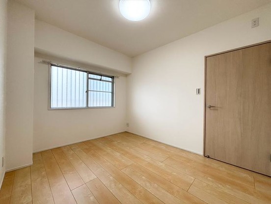 apartment 神奈川県横浜市神奈川区鶴屋町３丁目３２番地１３