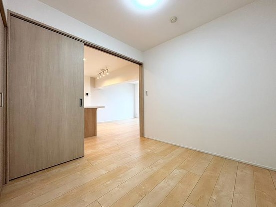 apartment 神奈川県横浜市神奈川区鶴屋町３丁目３２番地１３