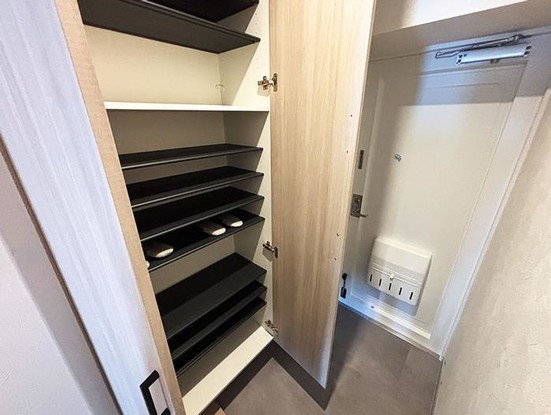 apartment 神奈川県横浜市西区高島２丁目14-17 クレアトール横浜ビル９階