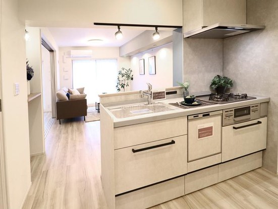 apartment 神奈川県横浜市西区高島２丁目14-17 クレアトール横浜ビル９階