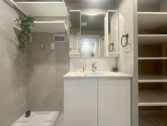 apartment 神奈川県横浜市西区高島２丁目14-17 クレアトール横浜ビル９階