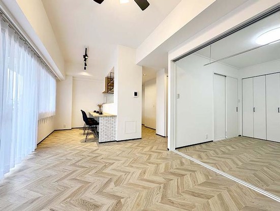 apartment 神奈川県横浜市西区高島２丁目14-17 クレアトール横浜ビル９階