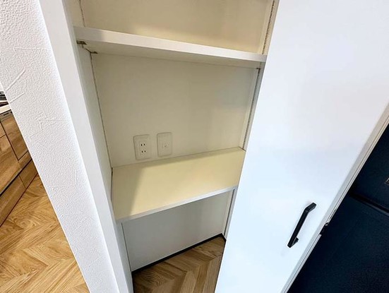 apartment 神奈川県横浜市西区高島２丁目14-17 クレアトール横浜ビル９階