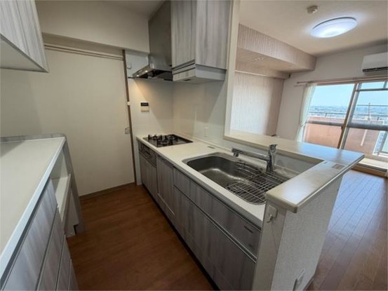 apartment 三重県津市栄町１丁目141-1 モアビル