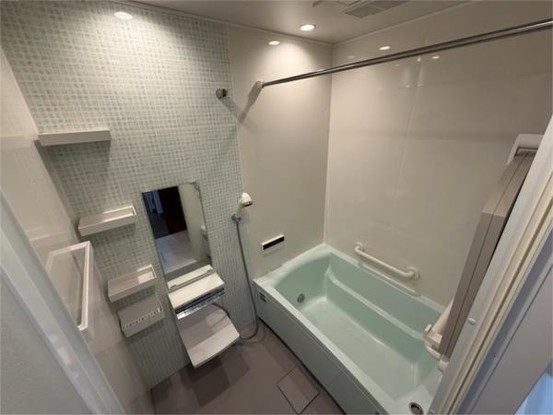 apartment 三重県津市栄町１丁目141-1 モアビル