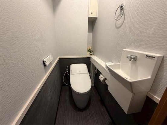 apartment 三重県津市栄町１丁目141-1 モアビル