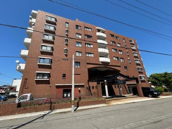 apartment 石川県小松市大領中町２丁目
地図を見る