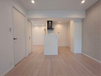 apartment 東京都足立区千住２丁目8-8 熊倉ﾋﾞﾙ2nd 1F