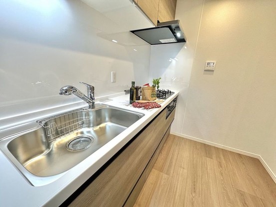 apartment 埼玉県入間市大字下藤沢1317-1 ヨークマート入間1階