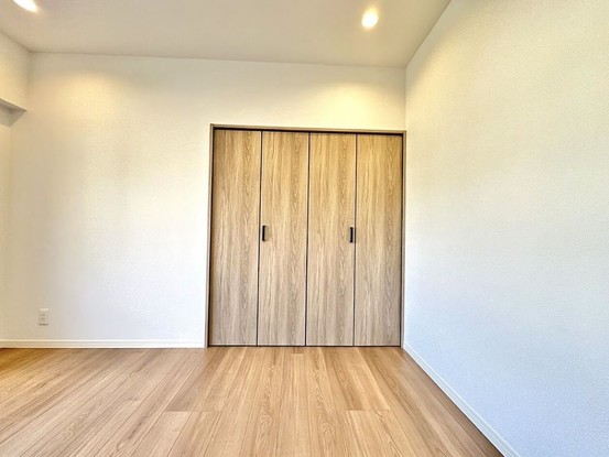 apartment 埼玉県入間市大字下藤沢1317-1 ヨークマート入間1階