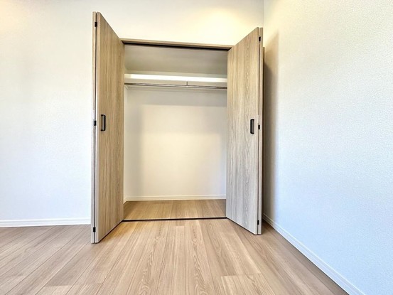 apartment 埼玉県入間市大字下藤沢1317-1 ヨークマート入間1階