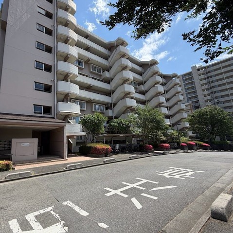 apartment 埼玉県入間市大字下藤沢1317-1 ヨークマート入間1階
