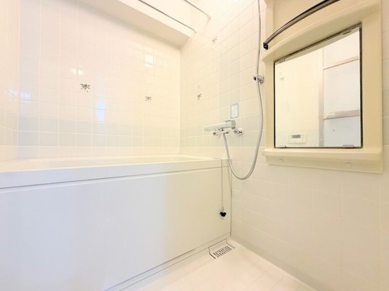 apartment 埼玉県入間市大字下藤沢1317-1 ヨークマート入間1階