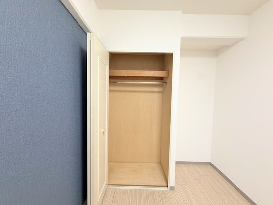 apartment 埼玉県入間市大字下藤沢1317-1 ヨークマート入間1階