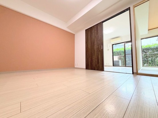 apartment 埼玉県入間市大字下藤沢1317-1 ヨークマート入間1階