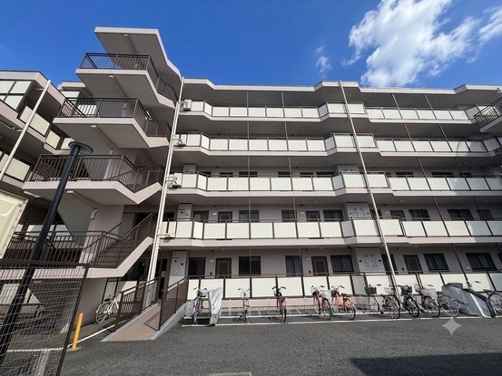 apartment 埼玉県入間市大字下藤沢1317-1 ヨークマート入間1階