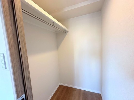 apartment 埼玉県入間市大字下藤沢1317-1 ヨークマート入間1階