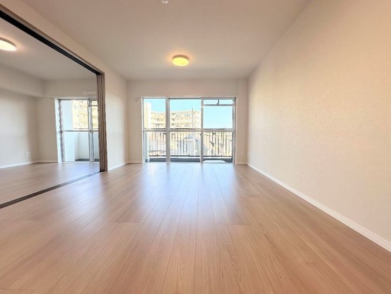 apartment 埼玉県入間市大字下藤沢1317-1 ヨークマート入間1階