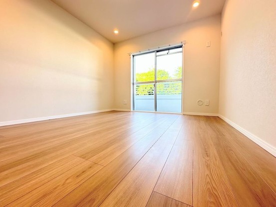 apartment 埼玉県入間市大字下藤沢1317-1 ヨークマート入間1階