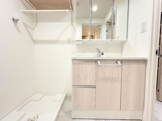 apartment 埼玉県入間市大字下藤沢1317-1 ヨークマート入間1階