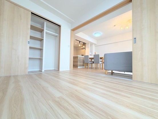 apartment 埼玉県入間市大字下藤沢1317-1 ヨークマート入間1階
