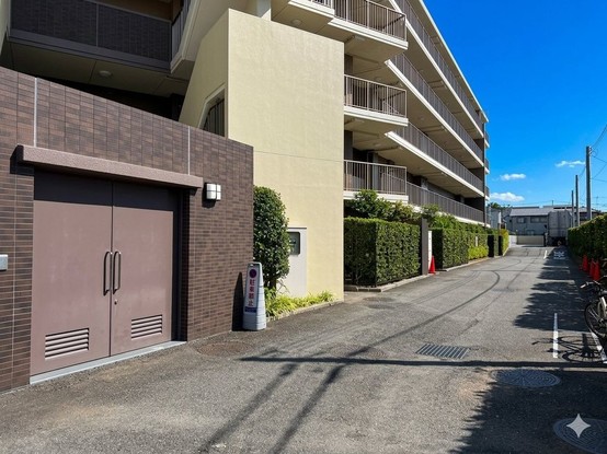 apartment 埼玉県入間市大字下藤沢1317-1 ヨークマート入間1階