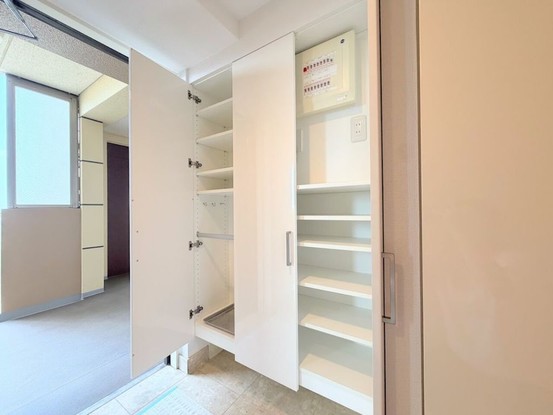 apartment 埼玉県入間市大字下藤沢1317-1 ヨークマート入間1階