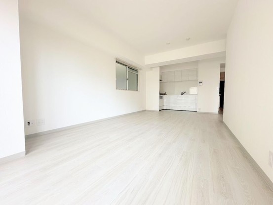 apartment 埼玉県入間市大字下藤沢1317-1 ヨークマート入間1階