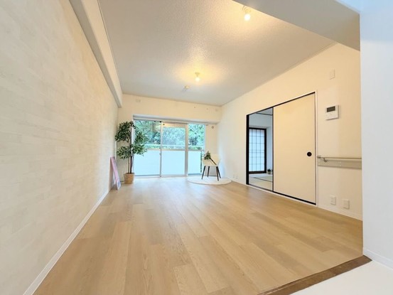 apartment 埼玉県入間市大字下藤沢1317-1 ヨークマート入間1階
